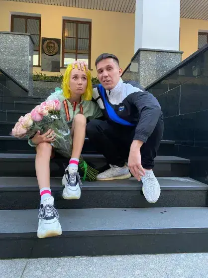 Клава Кока выходит замуж: история любви и фото с пляжной помолвки