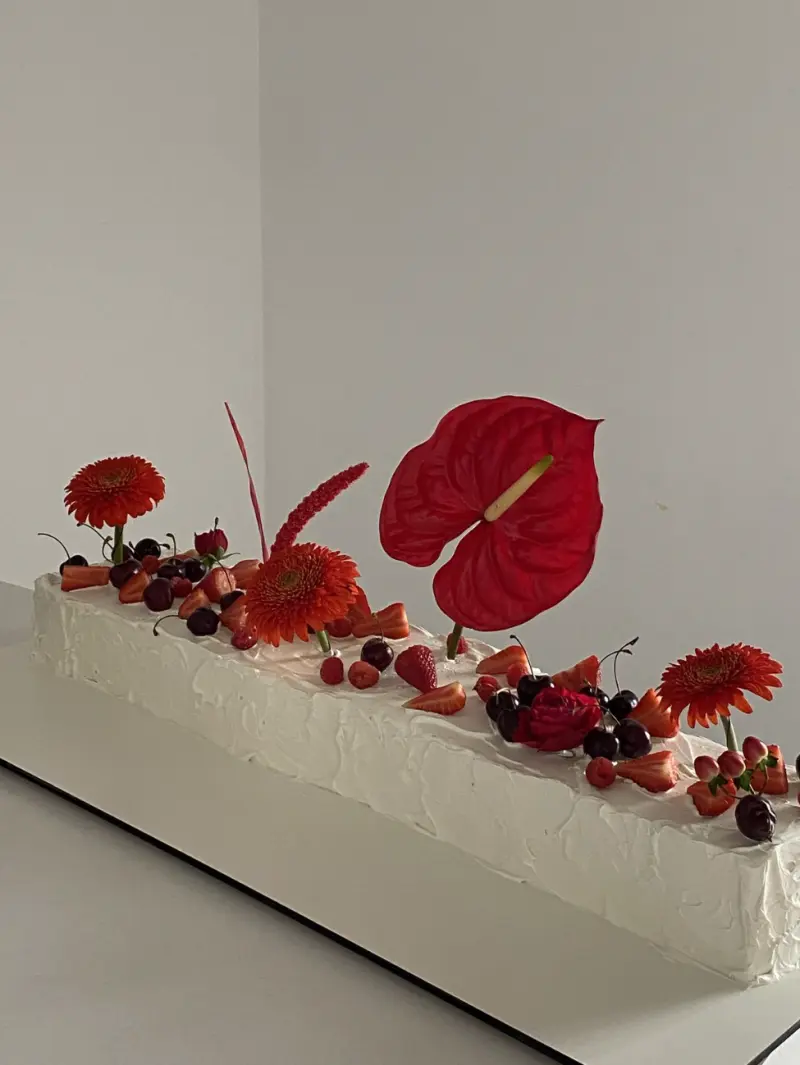 Свадебные торты 2026: 5 главных трендов в оформлении и дизайне