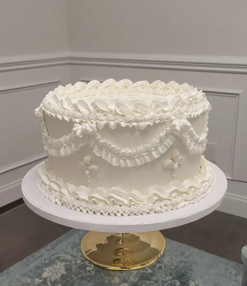 Свадебные торты 2026: 5 главных трендов в оформлении и дизайне