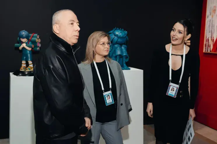 Кто из звёзд пришёл на открытие ярмарки "Арт Россия"