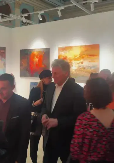 Кто из звёзд пришёл на открытие ярмарки "Арт Россия"