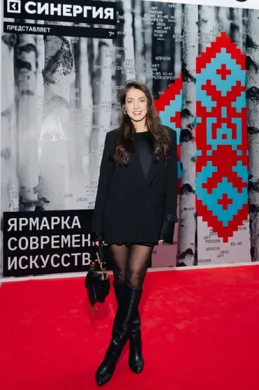 Кто из звёзд пришёл на открытие ярмарки "Арт Россия"