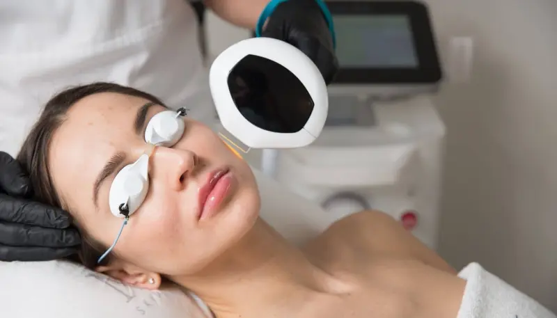 Lumecca: Современная фототерапия для идеальной кожи без боли