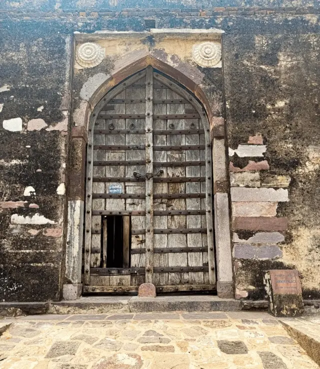 Застывшее время: величественная и меланхоличная атмосфера заброшек