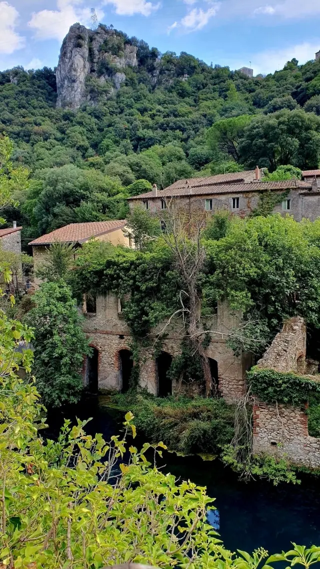 Застывшее время: величественная и меланхоличная атмосфера заброшек