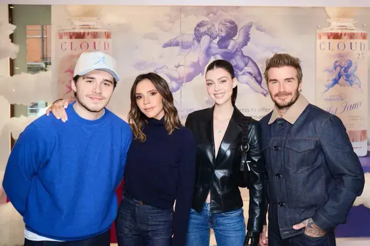 Шпагат как оружие: Никола Пельтц намекнула на соперничество со свекровью Викторией Бекхэм