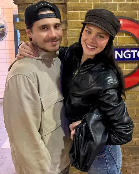 Шпагат как оружие: Никола Пельтц намекнула на соперничество со свекровью Викторией Бекхэм