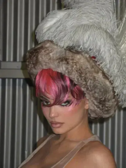 Кайли Дженнер в дерзких образах для обложки журнала Puss Puss