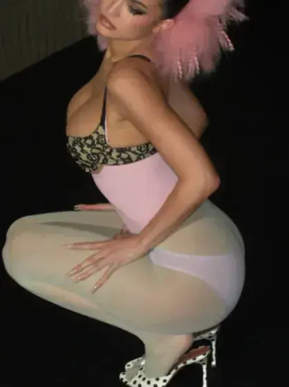 Кайли Дженнер в дерзких образах для обложки журнала Puss Puss