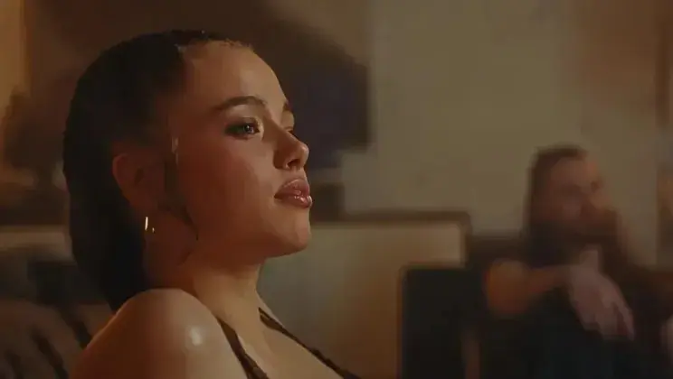 Шайло Джоли — вылитая мать: Дочь звездной пары поразила поклонников в новом клипе