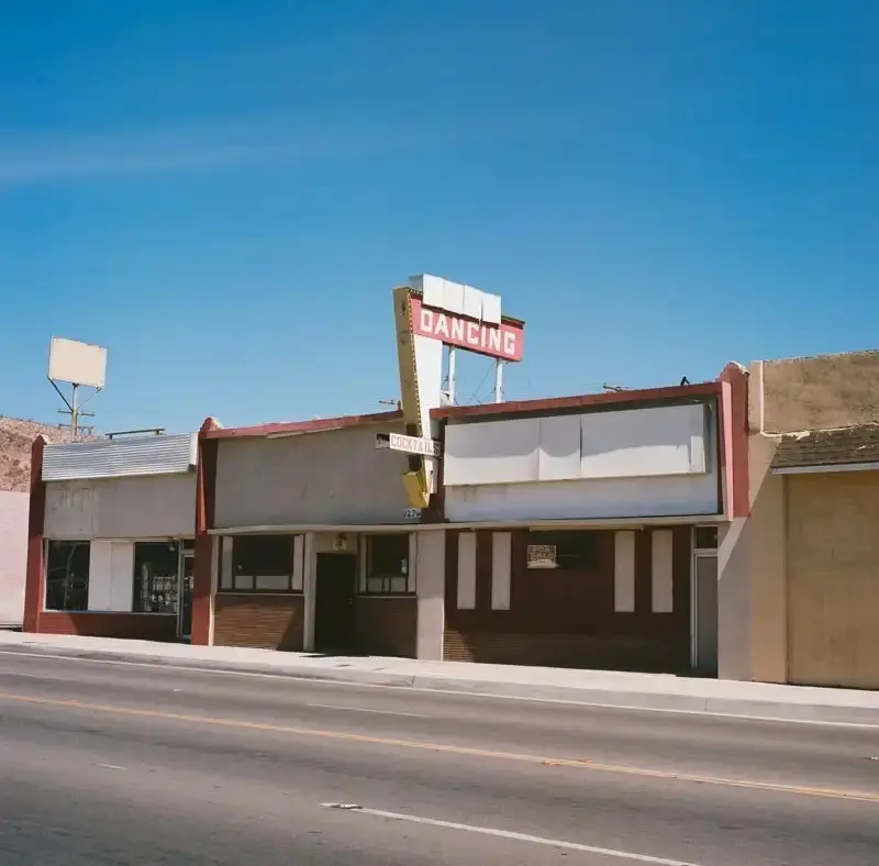 Калифорния в квадрате: Провинциальные пейзажи в объективе Тома Ронка