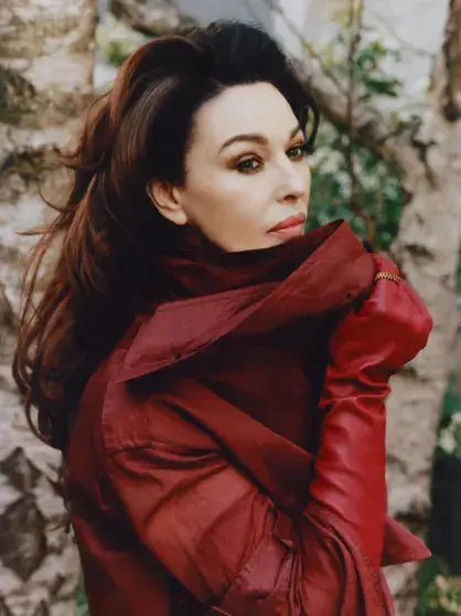 Моника Беллуччи в 61: новая фотосессия поражает элегантностью