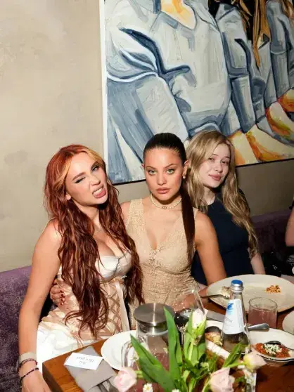 Шикарный юбилей: как блогерша Юлия Годунова отметила 30 лет в компании звезд