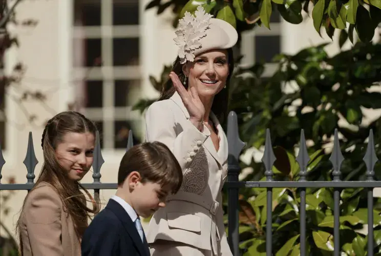 Королевское пасхальное богослужение: Уэльские с детьми и семейные разногласия