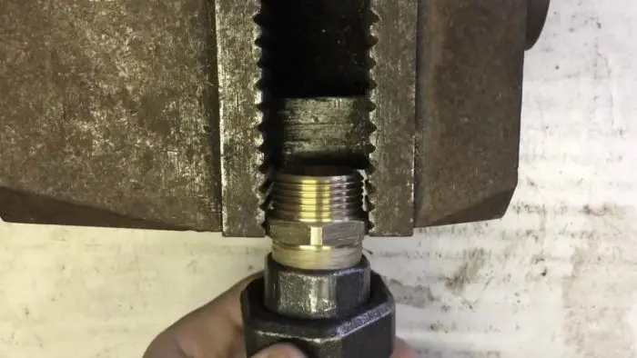 Мастер-класс: Правильная намотка льна для идеальных сантехнических соединений