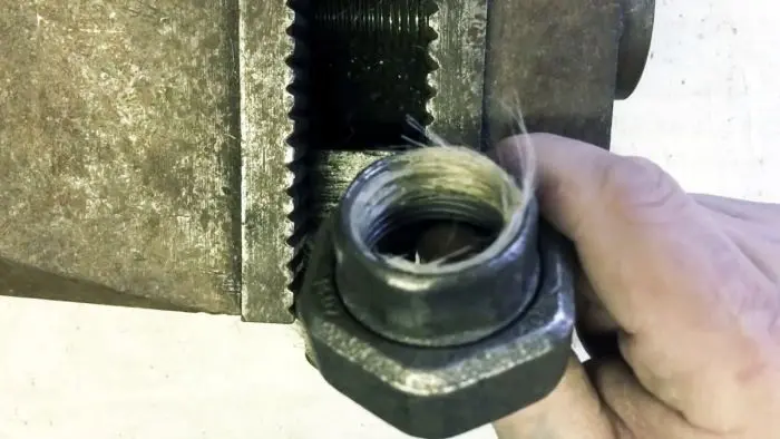 Мастер-класс: Правильная намотка льна для идеальных сантехнических соединений