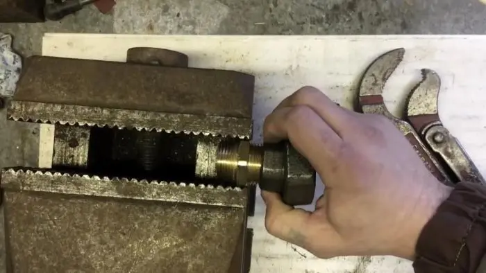 Мастер-класс: Правильная намотка льна для идеальных сантехнических соединений