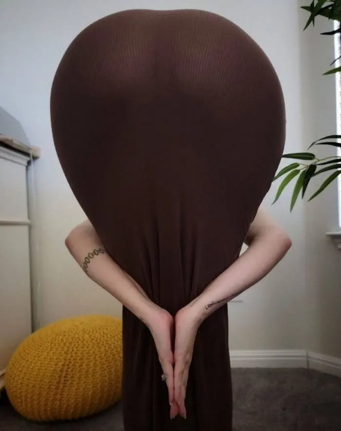 Heart Butt: Японки покоряют соцсети необычной позой в виде сердца