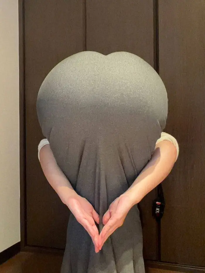 Heart Butt: Японки покоряют соцсети необычной позой в виде сердца