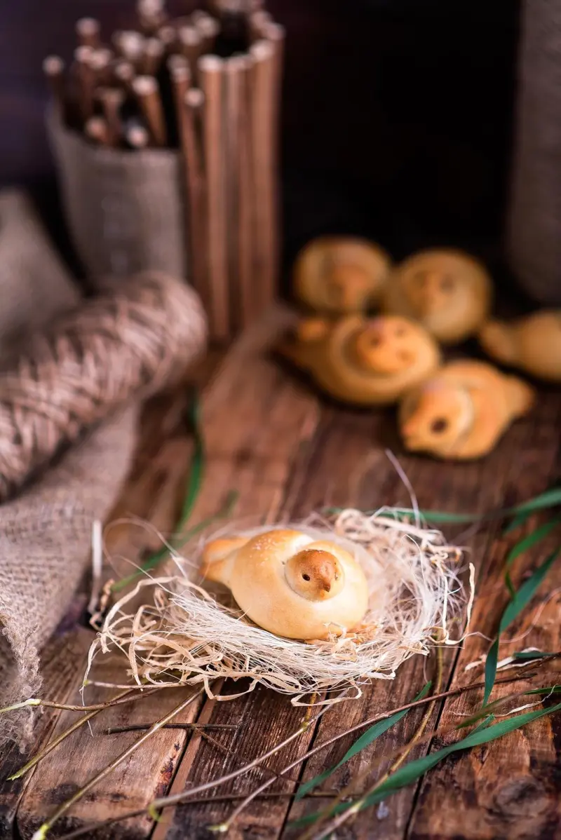 Птички из теста: три рецепта жаворонков на Благовещение