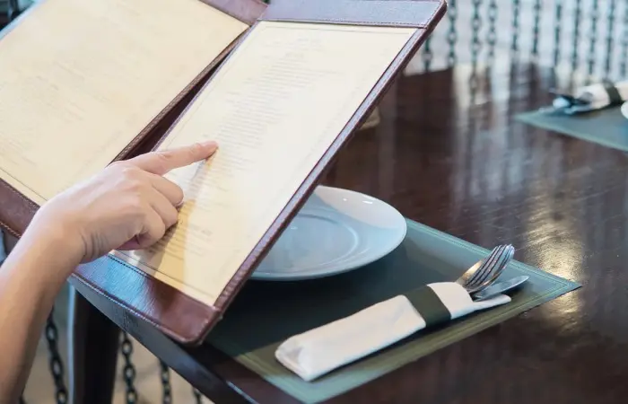 За границей нельзя попросить убрать лук: Почему в ресторанах других стран это оскорбление