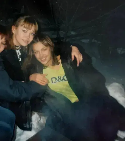 Юность супермодели: Ирина Шейк показала архивные семейные фото