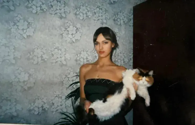 Юность супермодели: Ирина Шейк показала архивные семейные фото