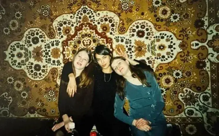 Юность супермодели: Ирина Шейк показала архивные семейные фото