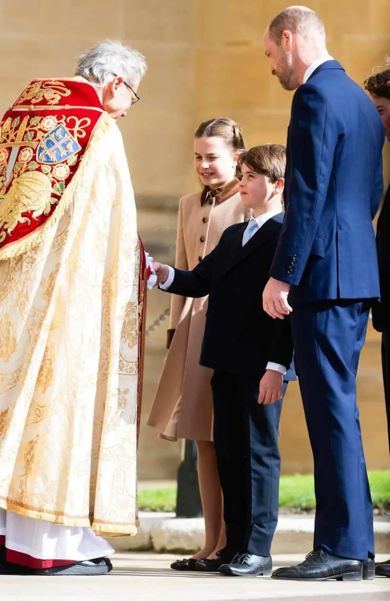 Пасхальный выход королевской семьи в Виндзоре: Уэльские с детьми и отсутствие Эндрю