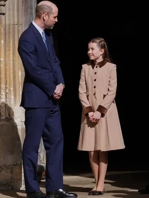 Пасхальный выход королевской семьи в Виндзоре: Уэльские с детьми и отсутствие Эндрю