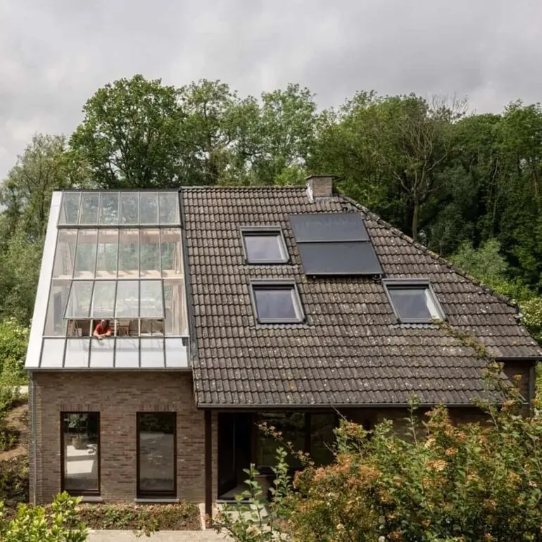 Архитектурные шедевры: 10 домов с самыми необычными крышами в мире