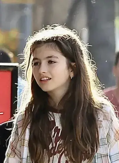 Мила Кунис вышла в свет с подросшей дочерью