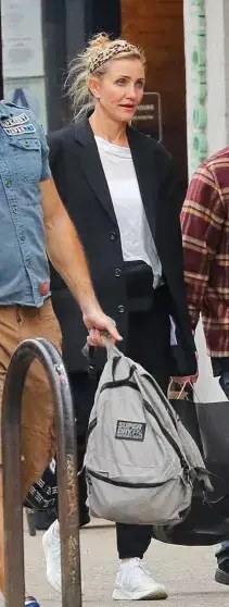 Кэмерон Диас и Бенджи Мэдден наслаждаются семейной прогулкой в Нью-Йорке