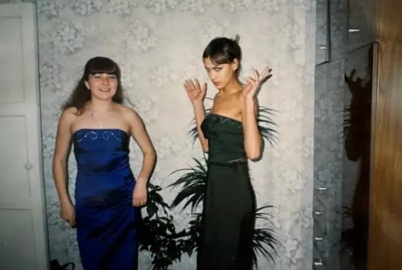 Ностальгия по 90-м: Ирина Шейк показала архивные фото своей юности в Челябинской области