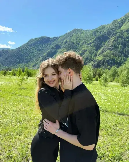 Аня Покров и Артур Бабич официально стали мужем и женой