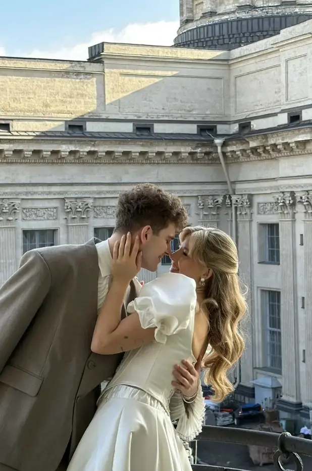 Аня Покров и Артур Бабич официально стали мужем и женой