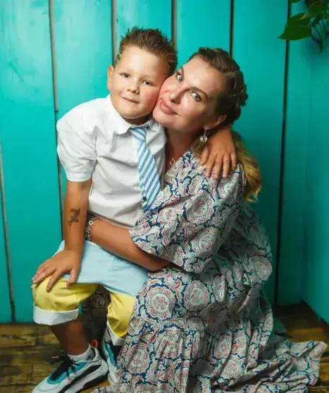 Марат Башаров о разнице в возрасте с возлюбленной: "Она меня молодит"