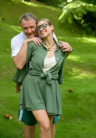 Марат Башаров о разнице в возрасте с возлюбленной: "Она меня молодит"