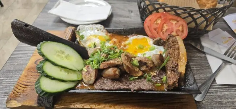 Кулинарный абсурд: самые странные и смешные блюда в мире