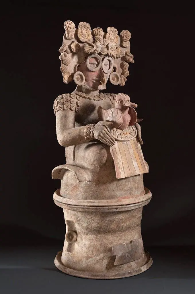 Немые свидетели эпох: 20 артефактов, которые говорят громче слов