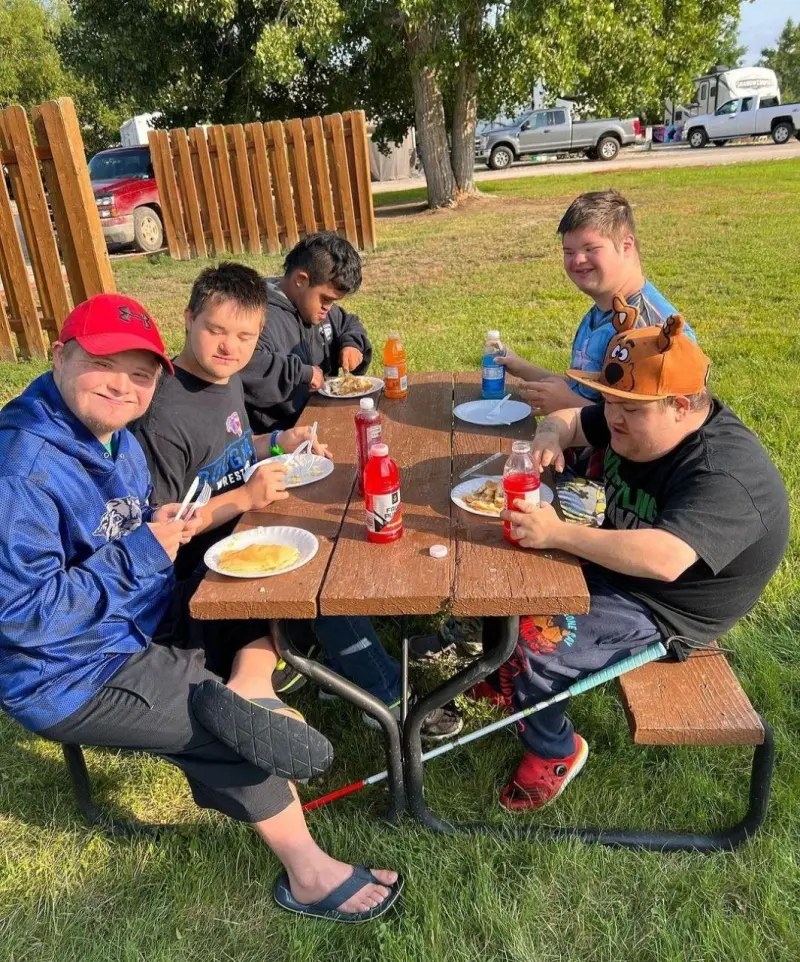 Семья, подарившая дом шестерым детям с синдромом Дауна