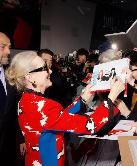 Звезды «Дьявола носит Prada» вновь вместе: роскошная премьера в Токио