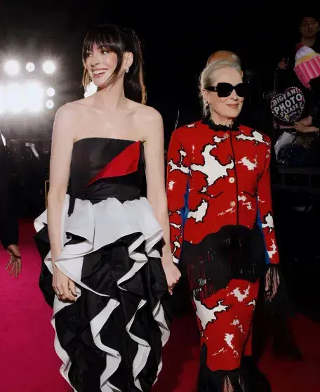 Звезды «Дьявола носит Prada» вновь вместе: роскошная премьера в Токио