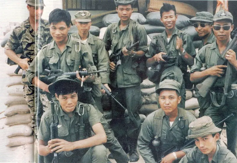 Армии Северного и Южного Вьетнама в фотографиях