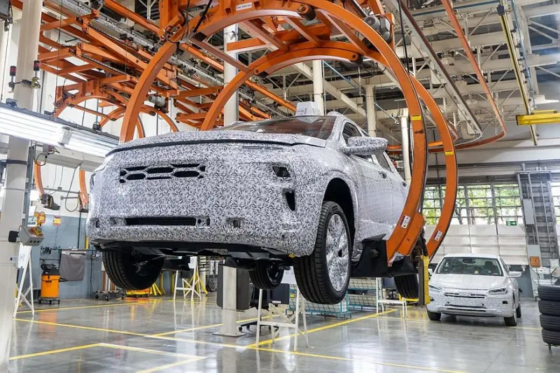 Chevrolet Sonic: паркетник с купеобразным силуэтом на базе хэтча Onix