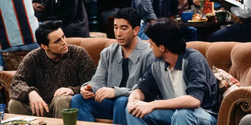 Моника кричит на друзей