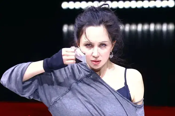 Туктамышева заклеила рот скотчем: мощный протест против домашнего насилия на льду