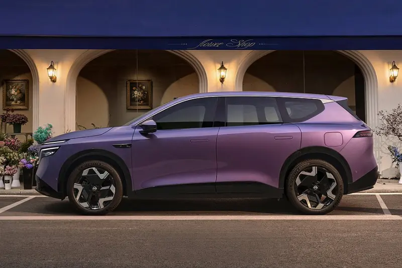 Nissan NX8: гибрид и электрокар в одном кузове