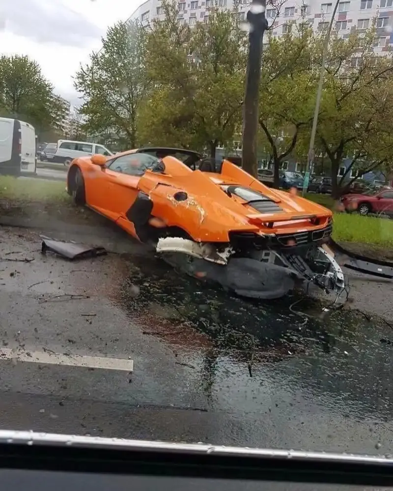 Разбитые суперкары: фото, от которых сжимается сердце