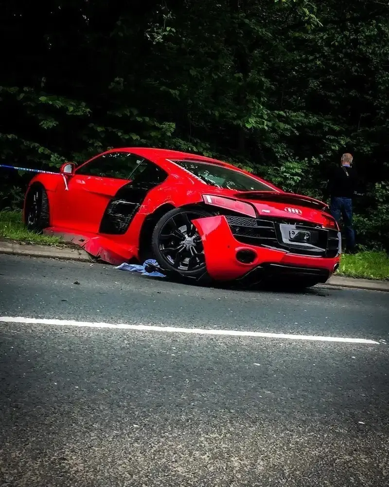 Разбитые суперкары: фото, от которых сжимается сердце